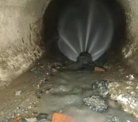 黎母山镇市政管道清淤